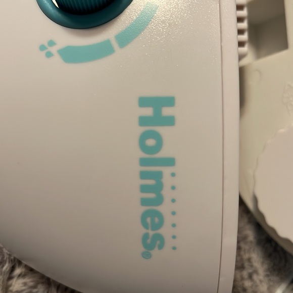 Holmes Humidifier - Picture 2 of 4